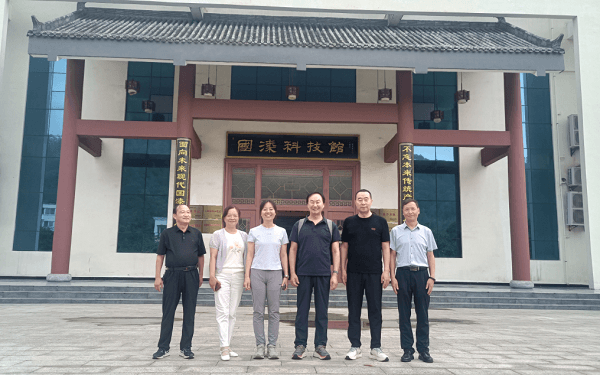 中韩专家携手东正化工，共话漆树生物科技产